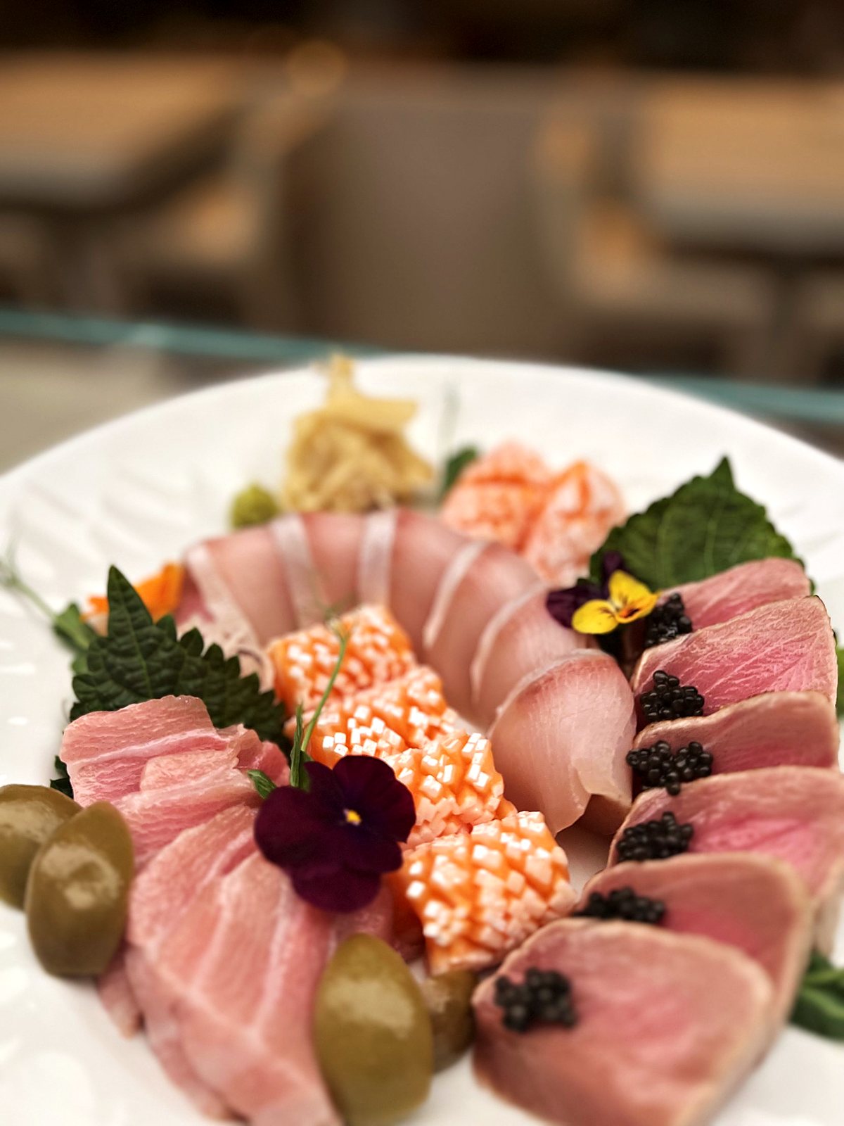 Sashimis en éventail avec caviar